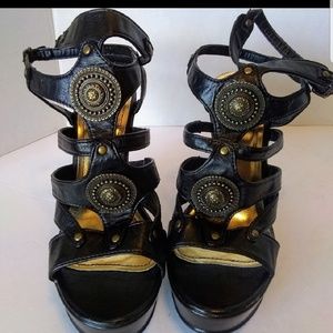 💥Bamboo medallion wedge heels NEW
